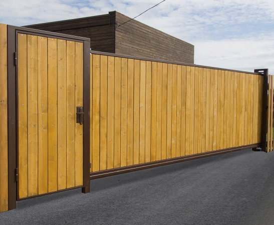 Деревянные ворота в Благодарном